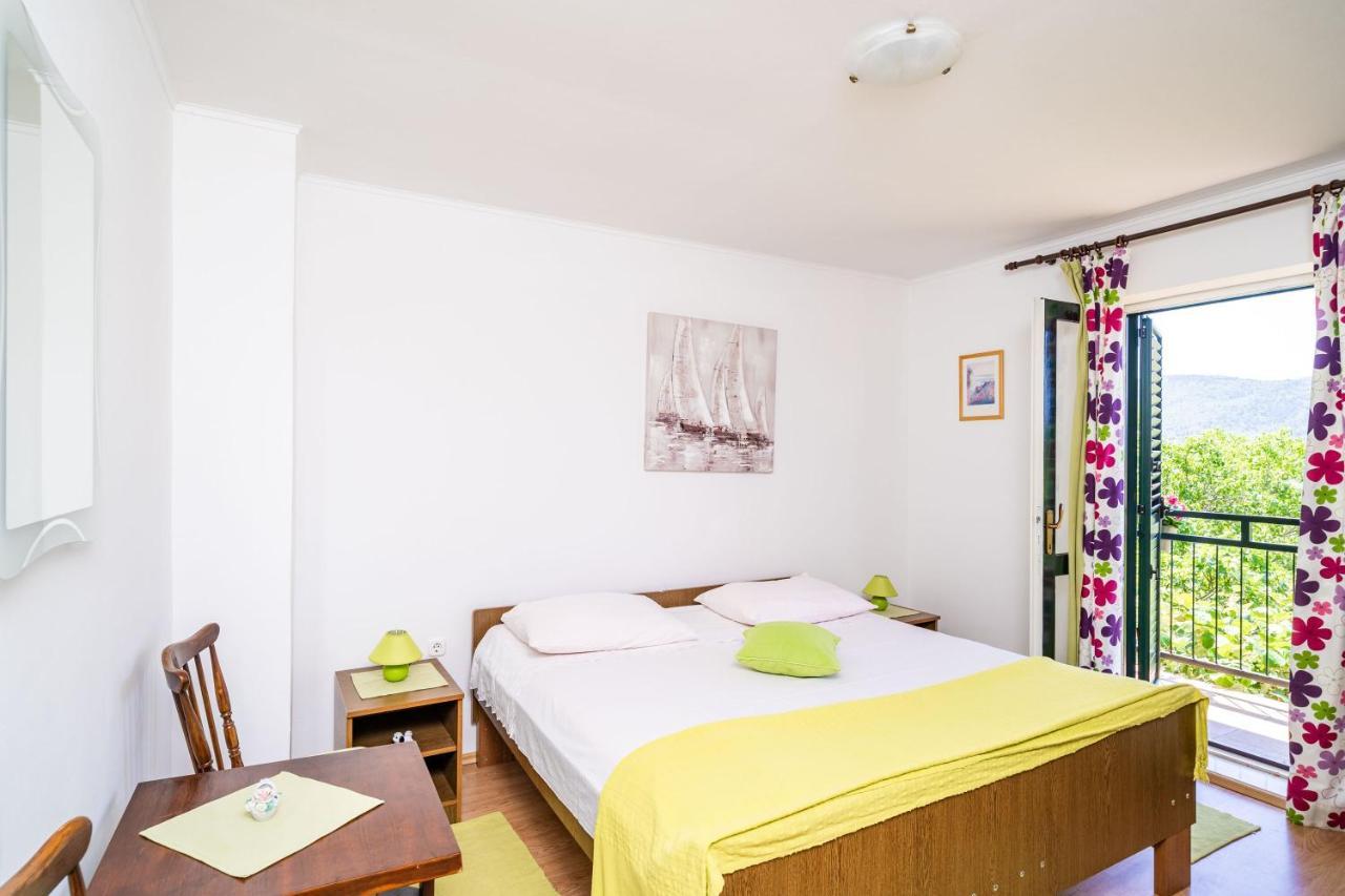Apartment Laurel Leaf Lovorno Exterior photo