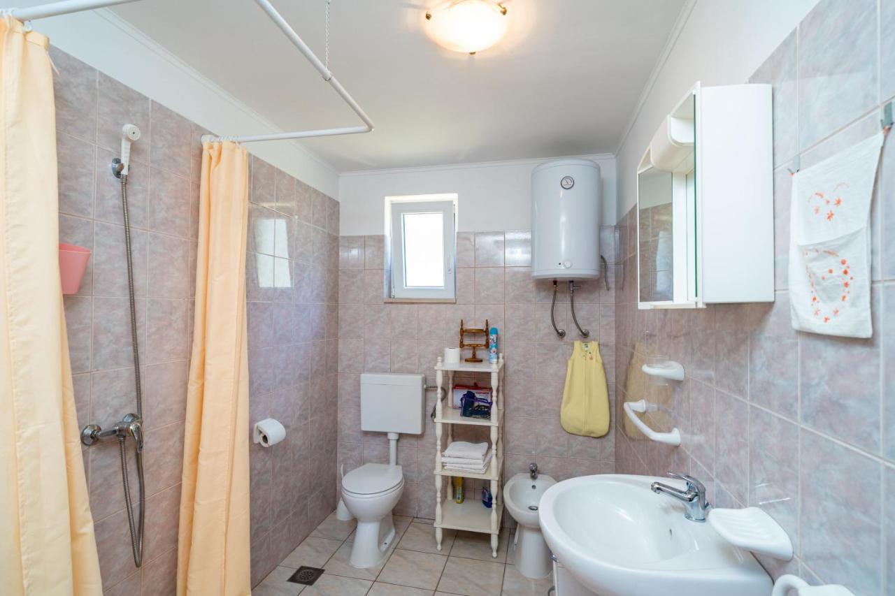 Apartment Laurel Leaf Lovorno Exterior photo